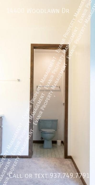 Building Photo - 14400 Woodlawn Dr