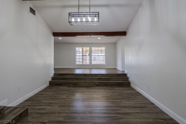 Building Photo - 599 Carolina Ave