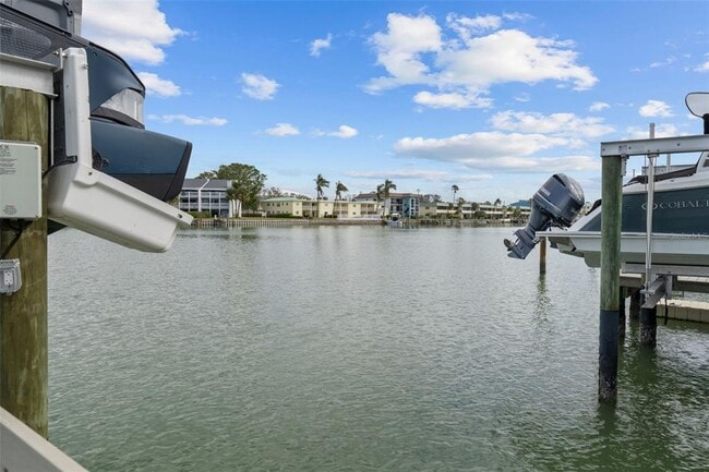 Building Photo - 12112 Lagoon Ln
