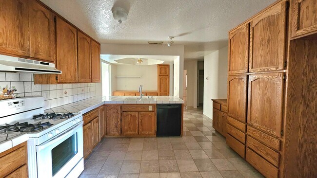 Building Photo - PLACE - XAV8709