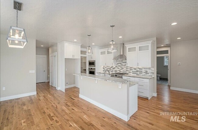 Building Photo - Beautiful Custom Single Level Boise Home A...