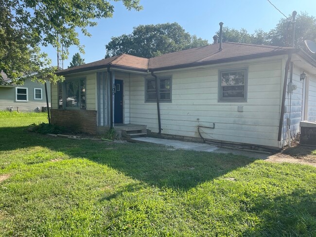 Primary Photo - 100 N Lane St