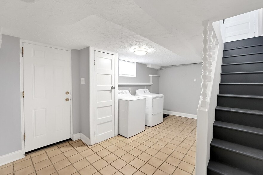 Building Photo - 608 N Abingdon St