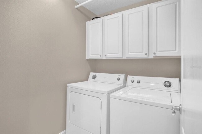 Building Photo - 4636 Messina Dr