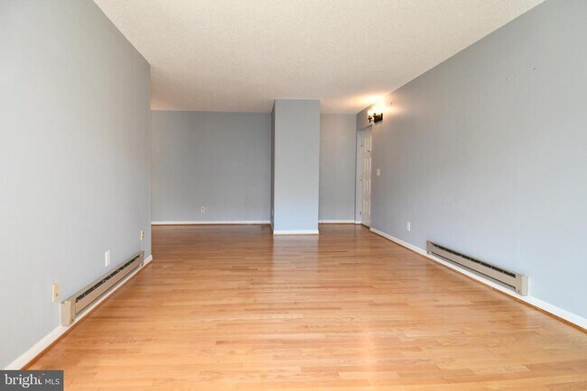 Building Photo - 15311 Beaverbrook Ct