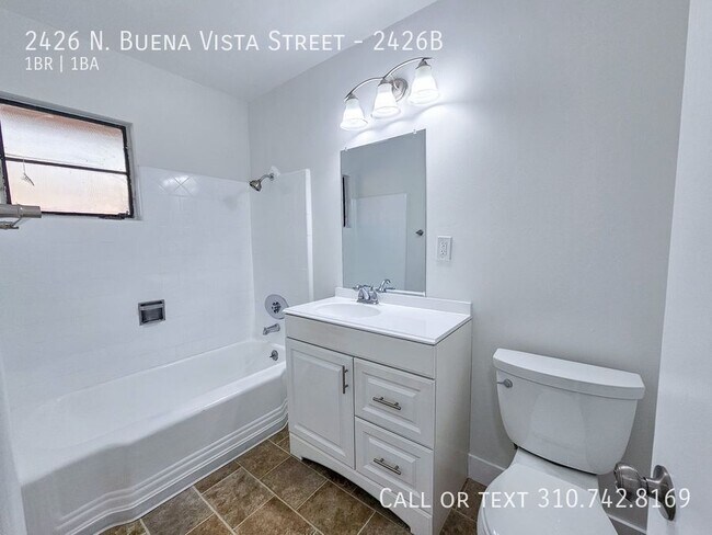 Building Photo - 2426 N Buena Vista St