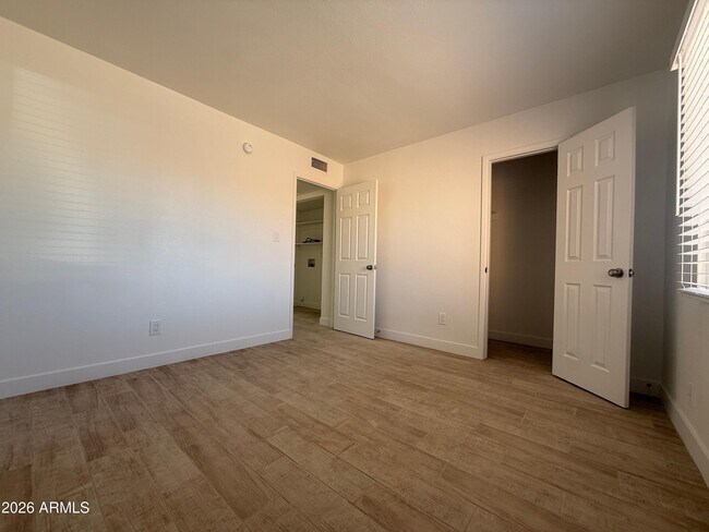 Building Photo - 4035 S 45th Pl