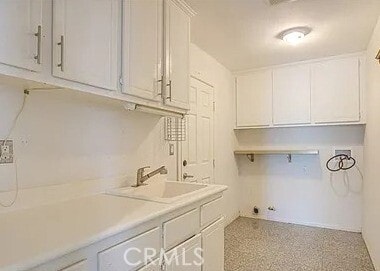 Building Photo - 12683 Palm View Way