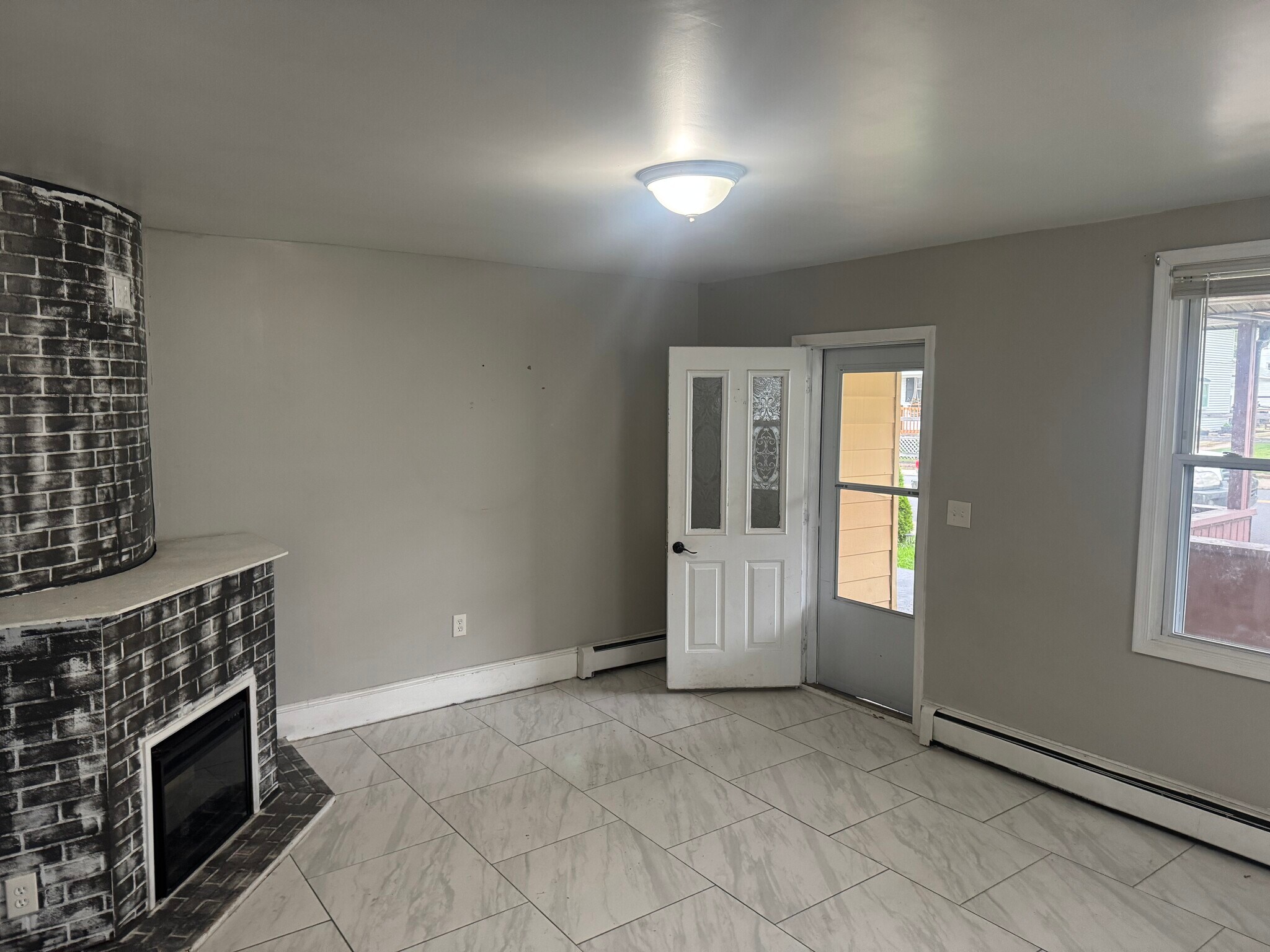 Building Photo - 1048 Birkbeck St