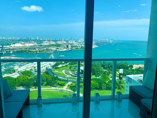 Building Photo - 253 NE 2nd St