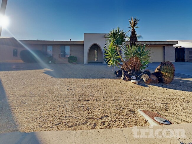 Building Photo - 4127 W Mission Ln