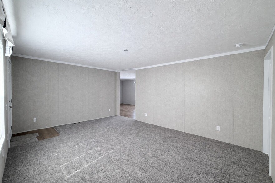 Building Photo - 52167 Williamsburg Ln