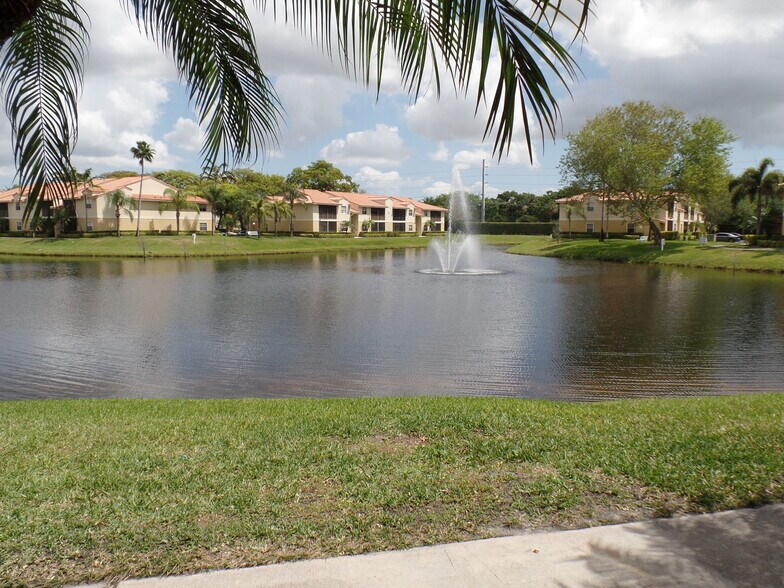 Building Photo - 1255 SW 46th Ave