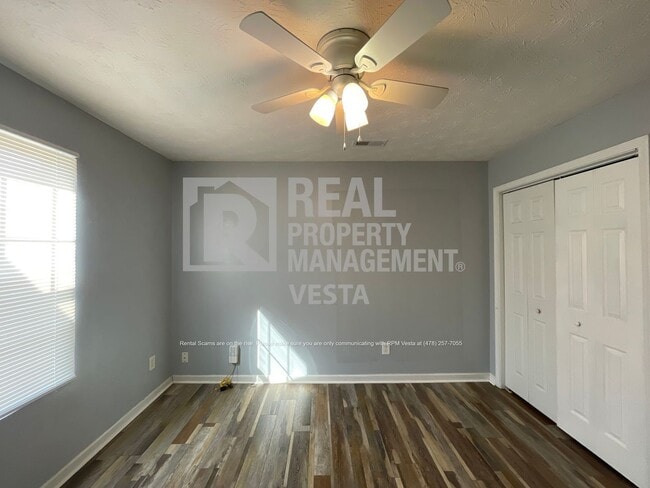 Building Photo - 222 Cody Dr