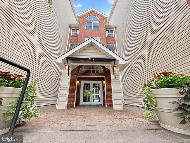 Building Photo - 3315 Wyndham Cir