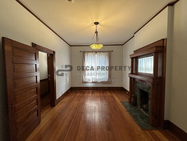 Building Photo - 2304 Russell Blvd