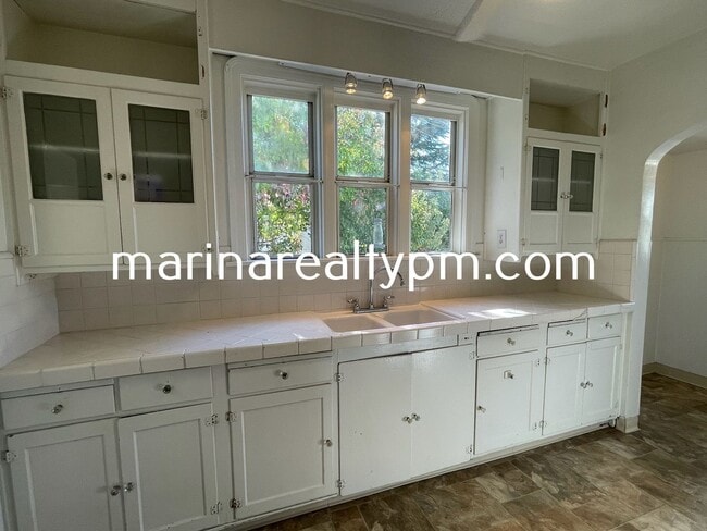 Building Photo - Coming Soon! Charming 3 bedroom, 2 bathroom home located in the Vista area near Vallejo High School