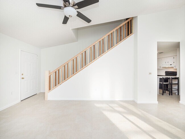 Building Photo - South Lakeland Duplex!