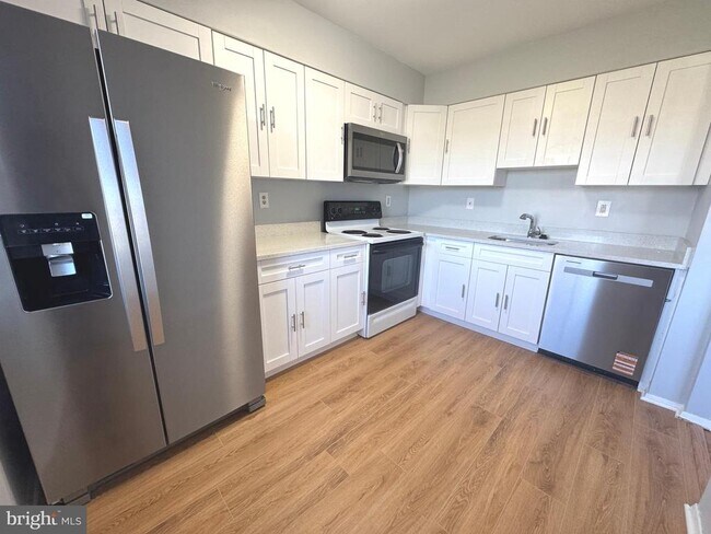 Building Photo - 17 Holland Hill Ct