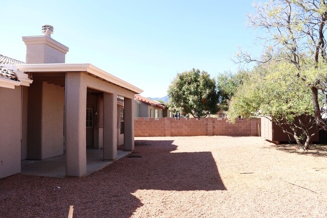 Building Photo - Canyon De Flores Home