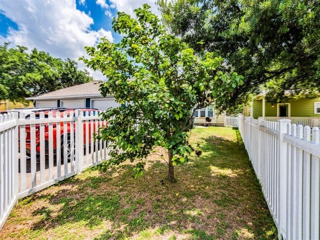 Building Photo - 595 McGarity-