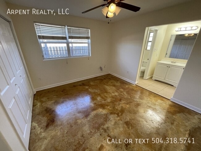 Building Photo - 3617 Charles Dr
