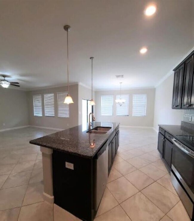 Building Photo - 1562 Ludington Ave