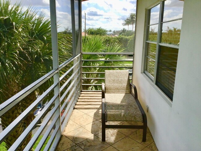 Building Photo - 336 Brighton H