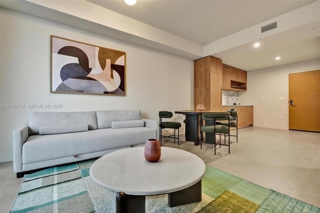 Building Photo - 11 NE 6th St