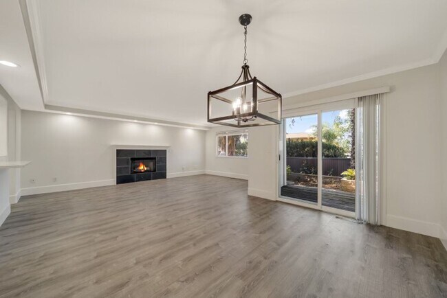Building Photo - Wonderful Home with a Boat Slip and a Comm...