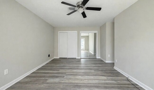 Building Photo - 341 N Burbank Dr