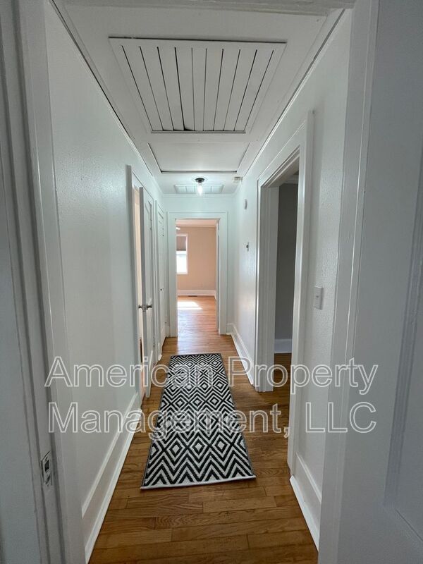 Building Photo - 1227 S College Ave