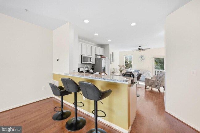 Building Photo - 1571 Renate Dr