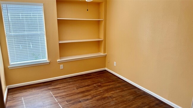 Building Photo - 12404 Windjammer St