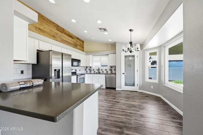 Building Photo - 18333 E Sunnydale Dr