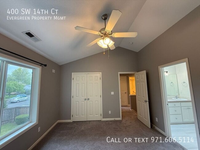 Building Photo - 400 SW 14th Ct