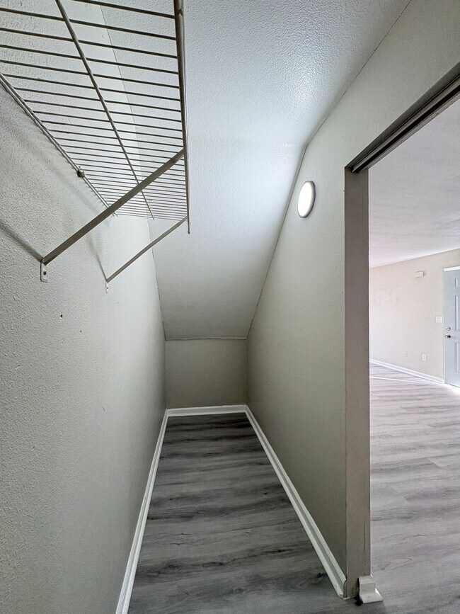 Building Photo - Bellagio Living III