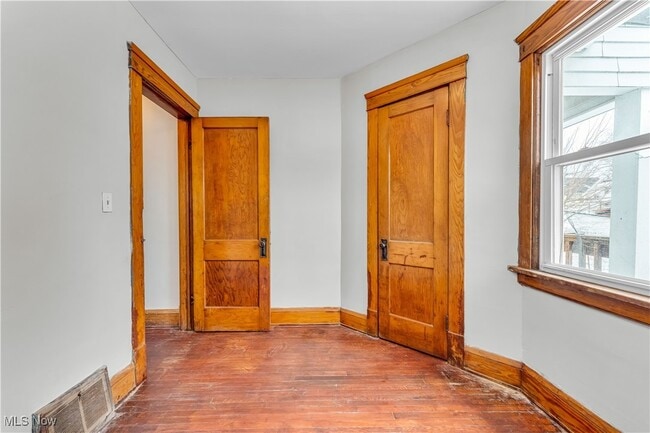 Building Photo - 11601 Headley Ave