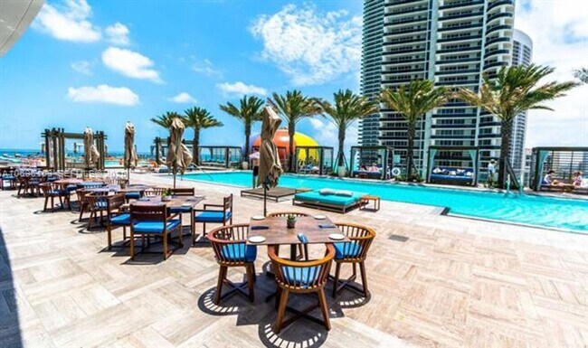 Building Photo - 4111 S Ocean Dr