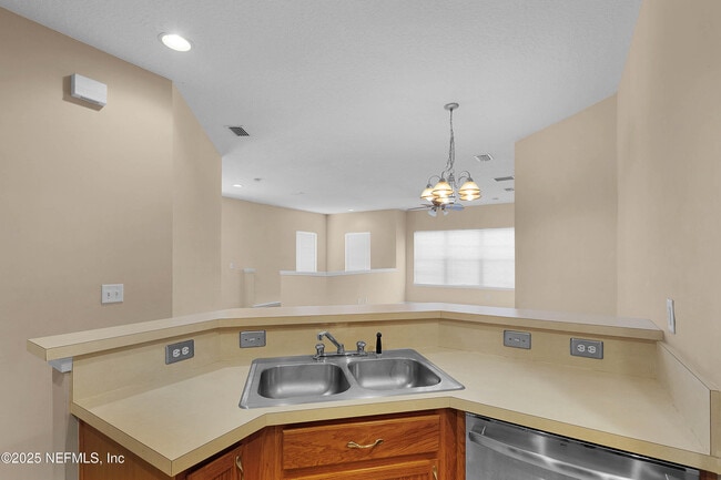 Building Photo - 12301 Kernan Forest Blvd