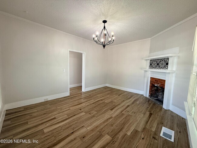 Building Photo - 1226 Clark St