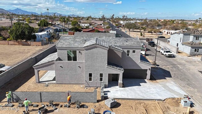 Building Photo - 921 E Desert Ln