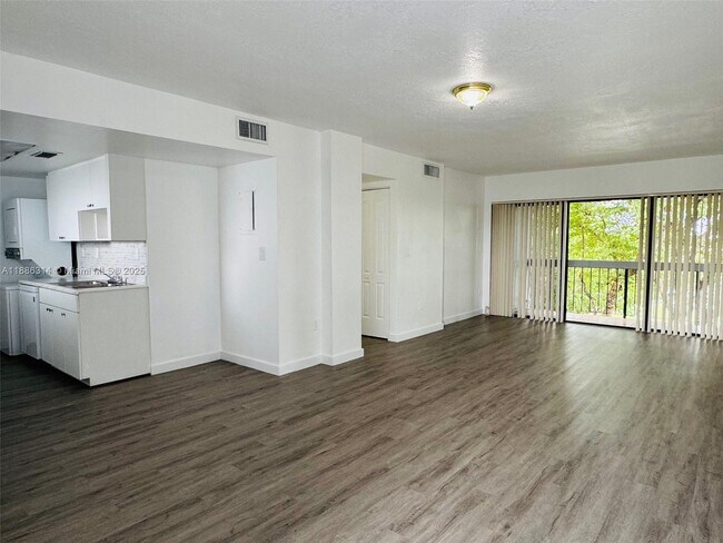 Primary Photo - 6320 SW 138th Ct