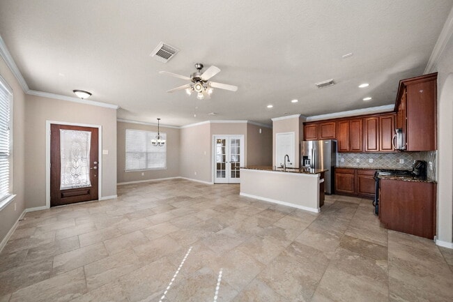 Building Photo - Exceptionally well-maintained Sterling Ridge Townhome boasts an array of desirable features!