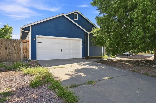Building Photo - $2,400.95 with $300 Off the First Month's Rent - 3 Beds, 3 Bath, Single Family Home with Solar Pa...