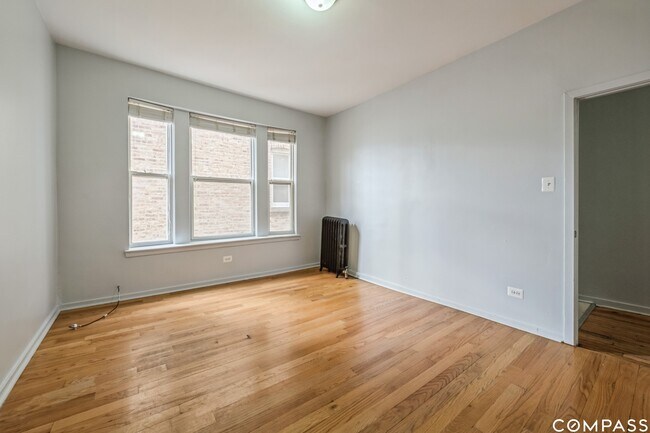 Building Photo - 310 N Kedzie Ave