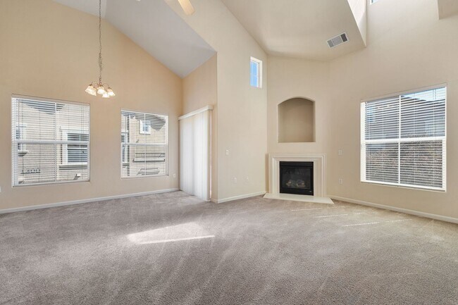 Building Photo - 1316 Milano Dr