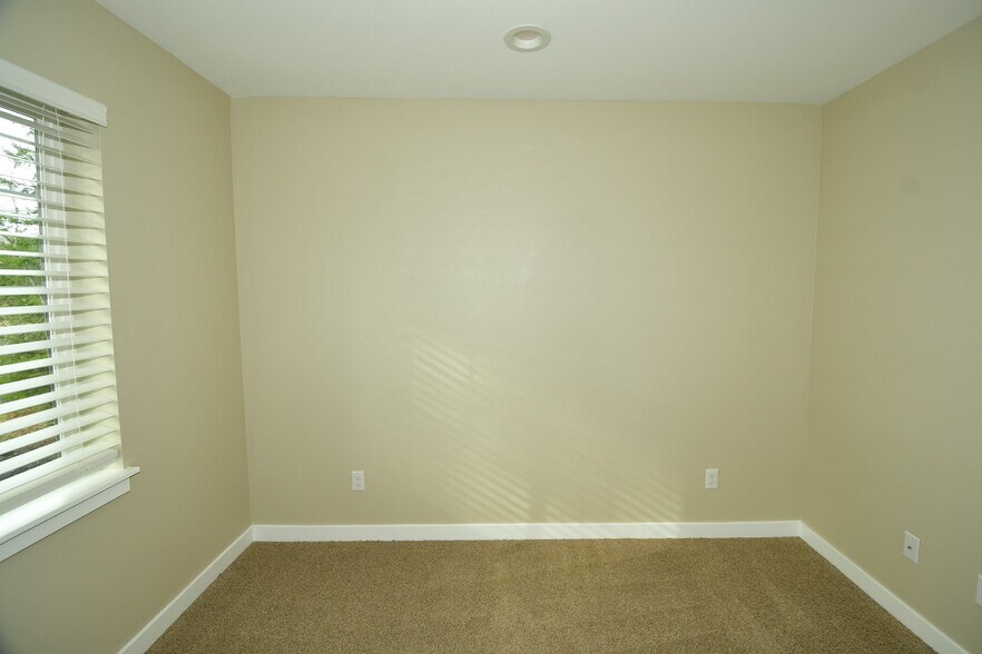 Bedroom - 954 152nd St E