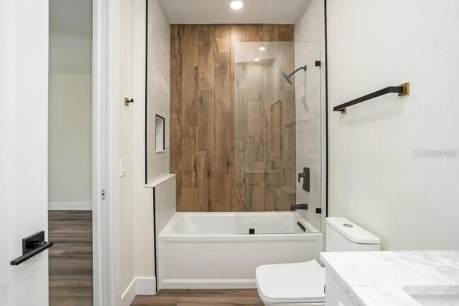 Building Photo - Bold Contemporary Sarasota Luxury Home. 4 Beds/ 4 Baths. Private Pool and Summer Grill.