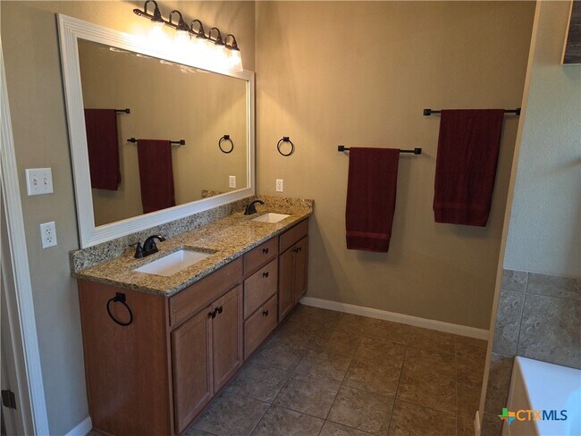 Building Photo - 6138 Fair Hill Dr